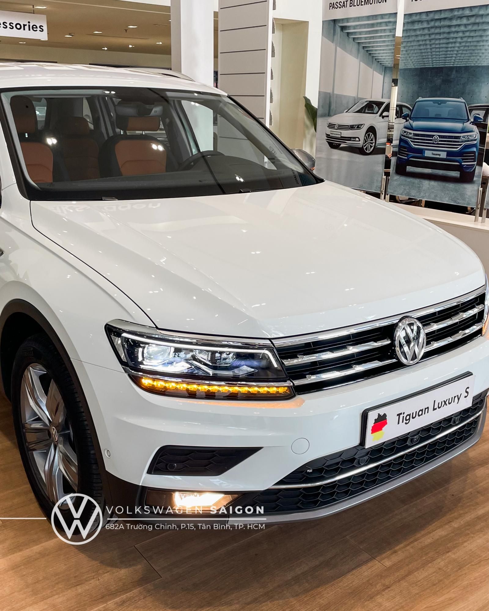 Volkswagen Tiguan 2022 - [Volkswagen Vũng Tàu ]Tiguan Luxury S 2022 màu Trắng, động cơ 2.0 Turbo, SUV 7 chỗ gầm cao cho gia đình, dẫn động 2 cầu