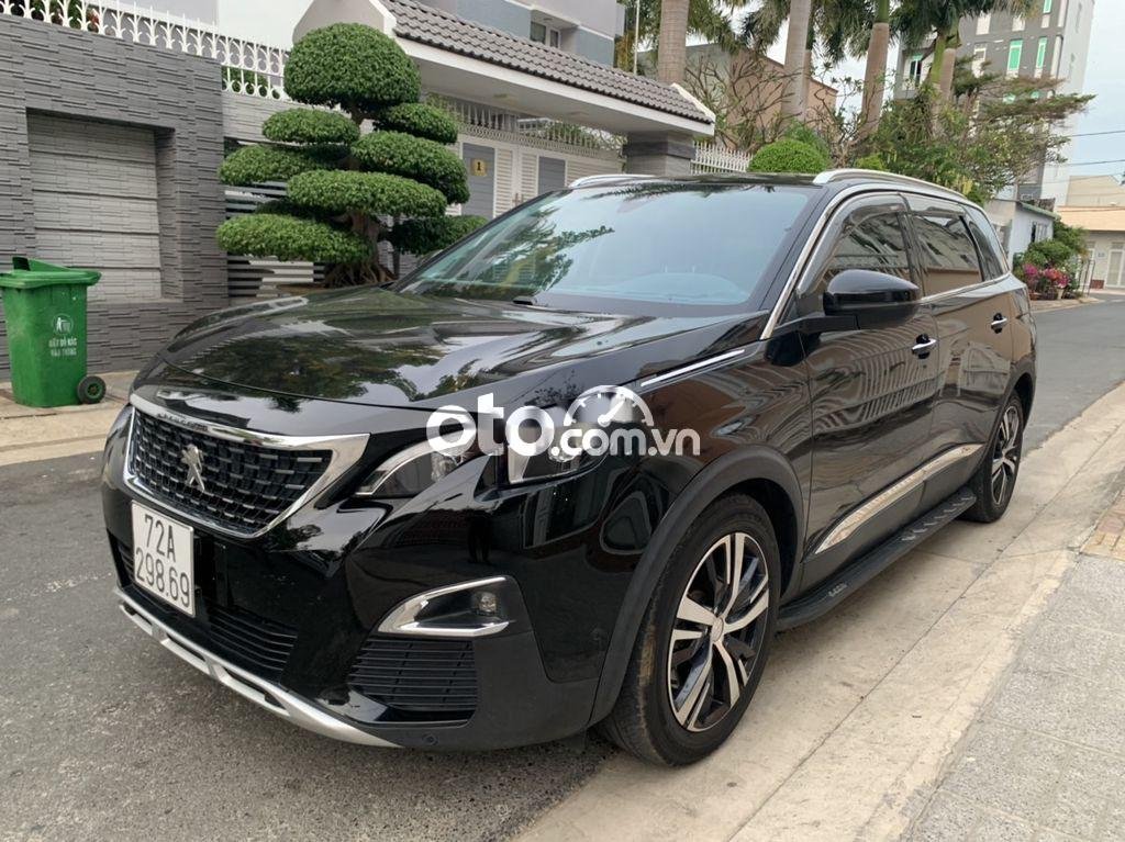 Peugeot 5008 2018 - Bán Peugeot 5008 1.6L Turbo năm sản xuất 2018, màu đen