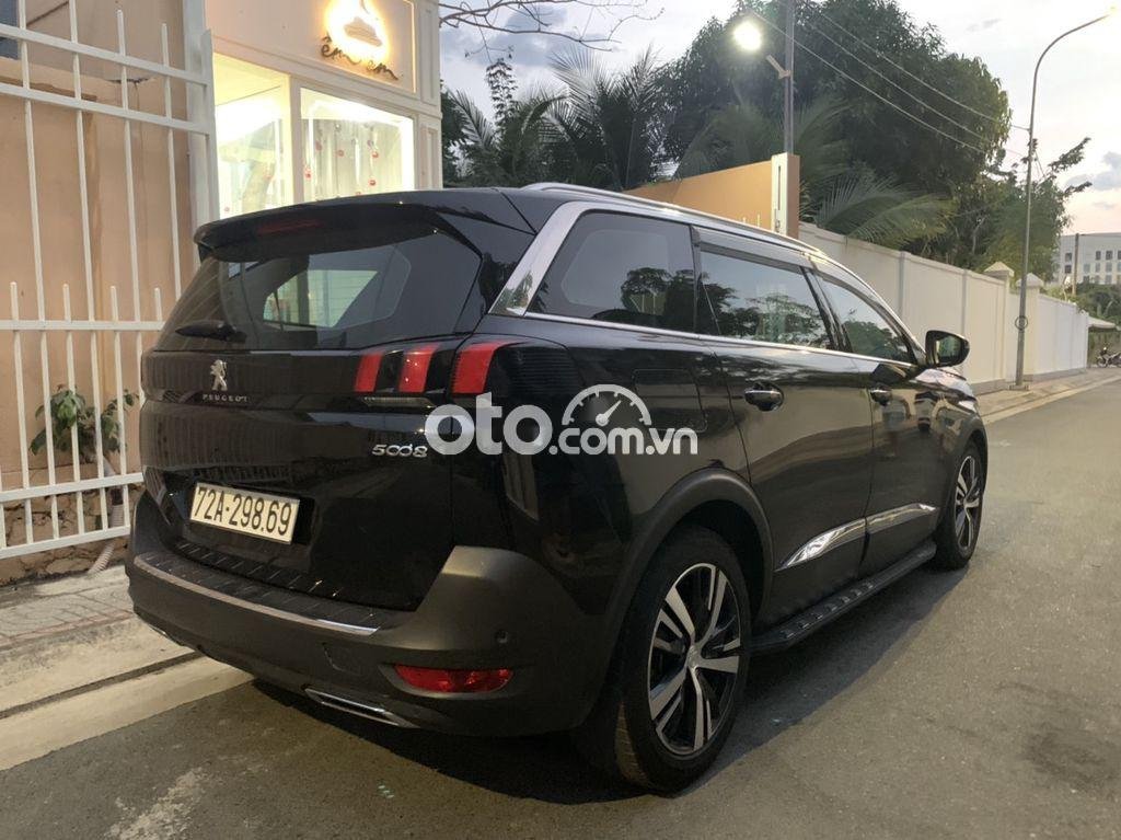 Peugeot 5008 2018 - Bán Peugeot 5008 1.6L Turbo năm sản xuất 2018, màu đen