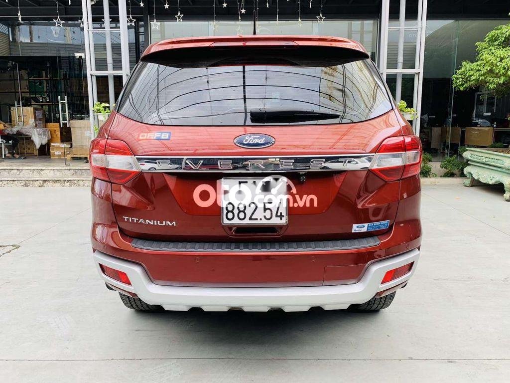 Ford Everest  2.2AT   2017 - Cần bán gấp Ford Everest 2.2AT sản xuất năm 2017, màu đỏ, nhập khẩu  