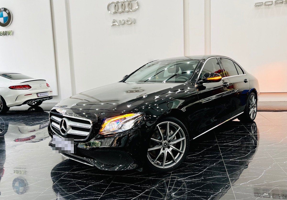 Mercedes-Benz E250 2017 - Cần bán lại xe Mercedes E250 sản xuất 2017, màu đen