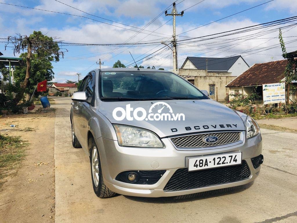 Ford Focus 2007 - Bán xe Ford Focus sản xuất 2007, màu bạc, 165tr