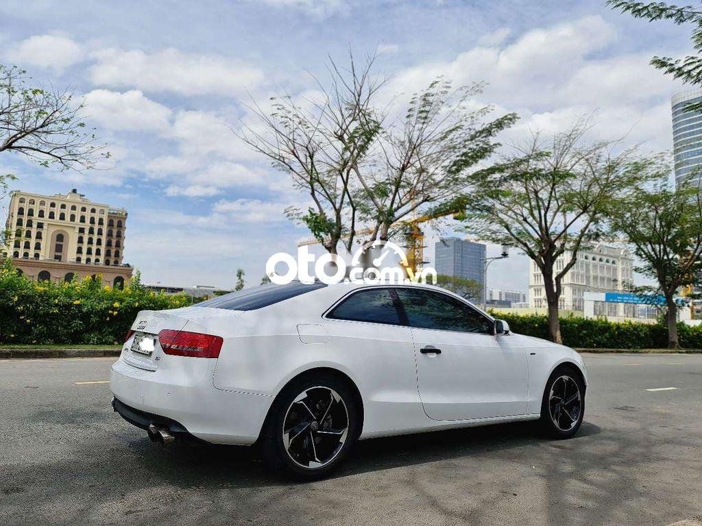 Audi A5 2009 - Bán Audi A5 sản xuất năm 2009, màu trắng, nhập khẩu nguyên chiếc