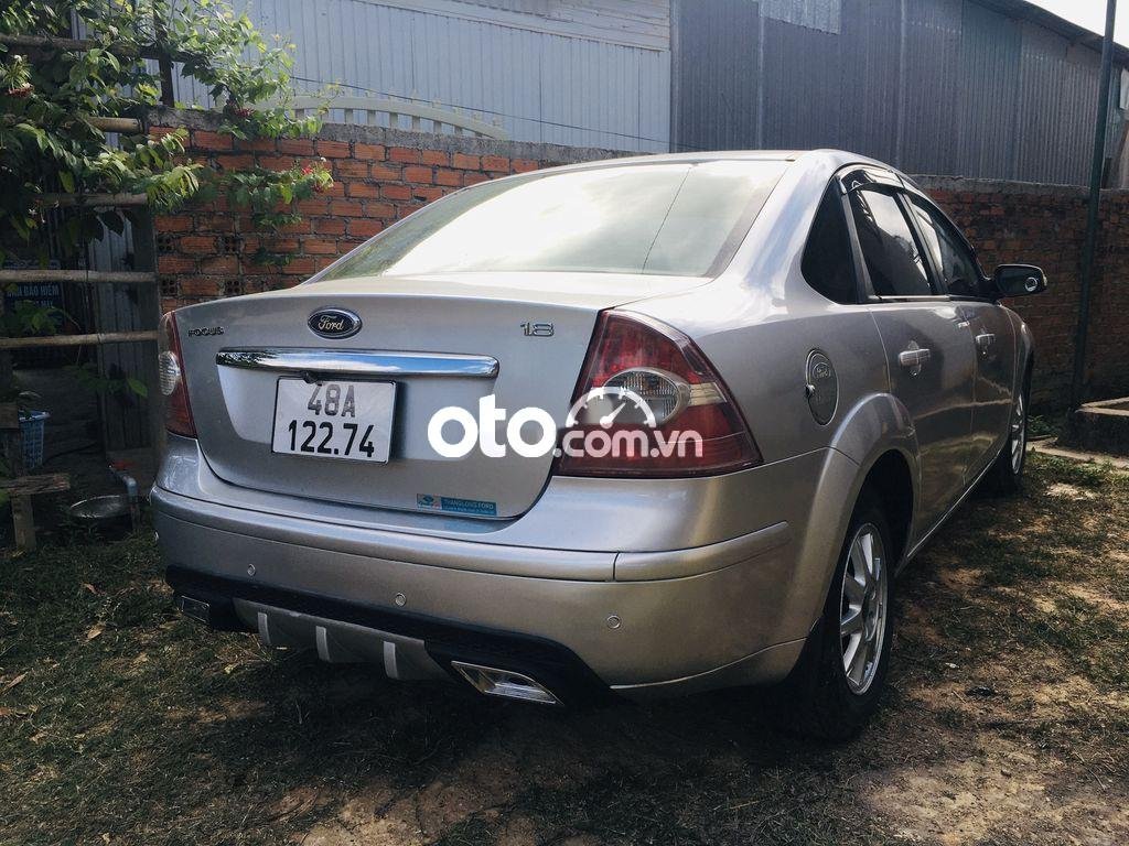 Ford Focus 2007 - Bán xe Ford Focus sản xuất 2007, màu bạc, 165tr