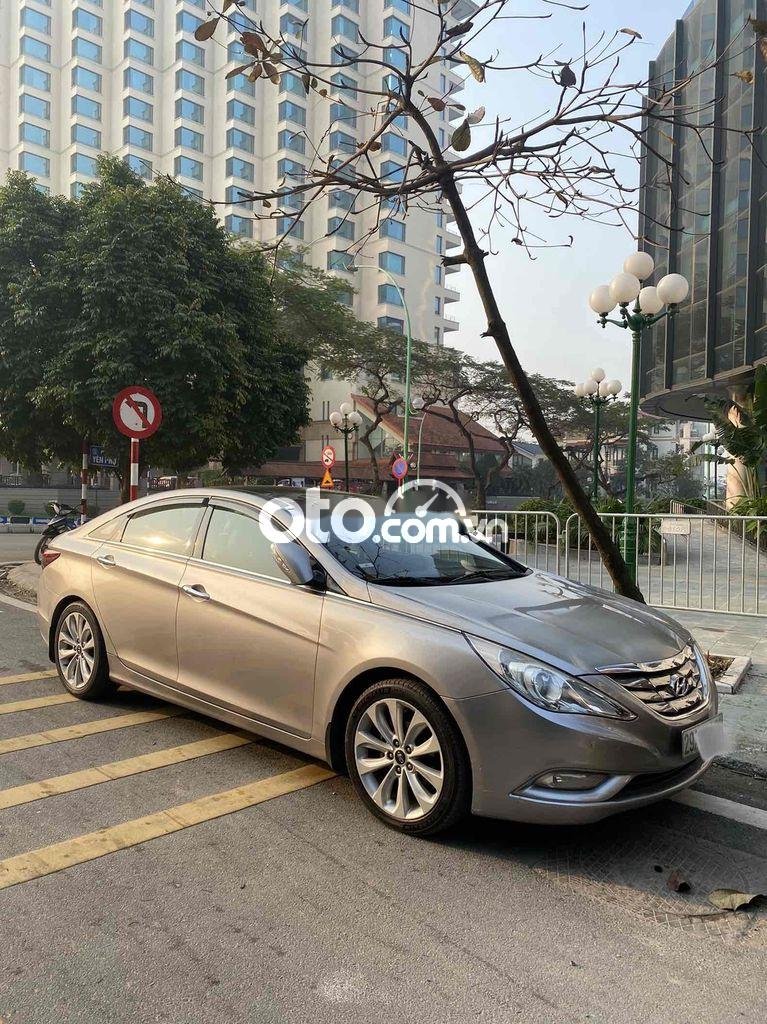 Hyundai Sonata 2010 - Xe Hyundai Sonata sản xuất năm 2010, màu bạc, xe nhập, giá tốt