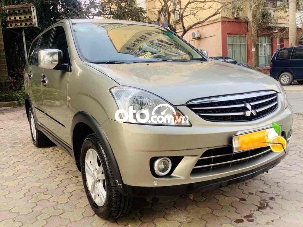 Mitsubishi Zinger    GLS  2011 - Cần bán lại xe Mitsubishi Zinger GLS sản xuất năm 2011, màu bạc 