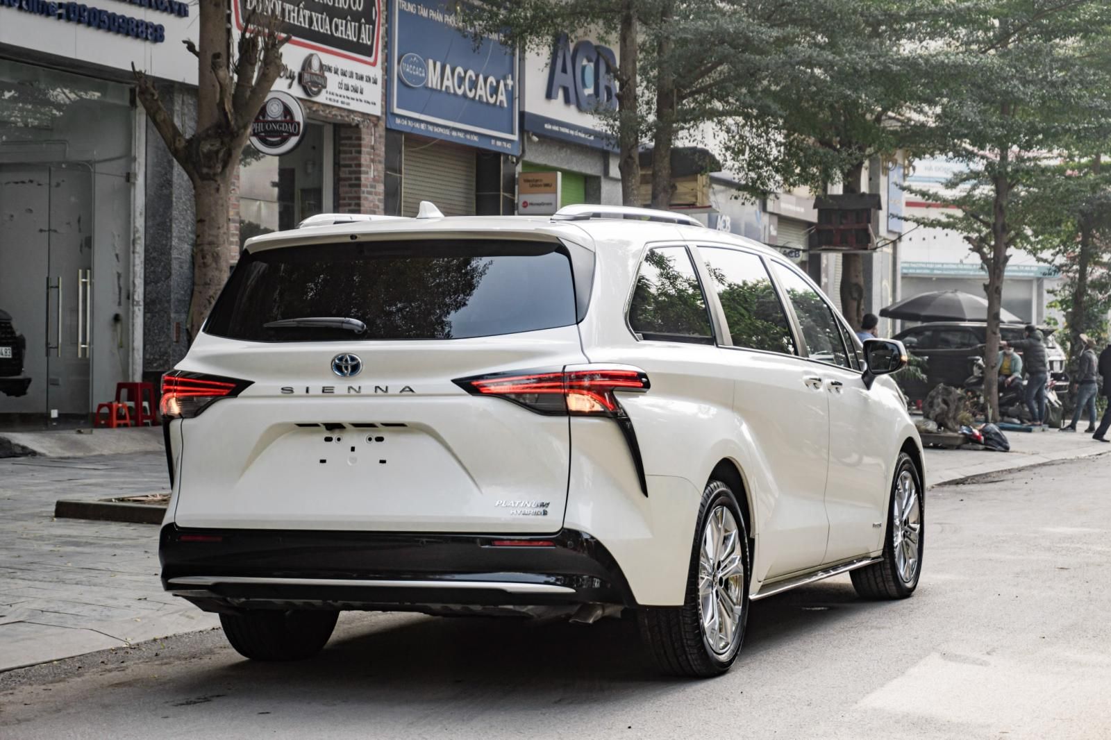 Toyota Sienna 2022 - MT Auto cần bán xe Toyota Sienna Platinum sản xuất năm 2022 đủ màu, giao ngay