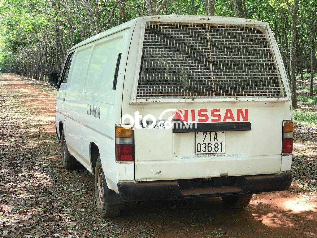 Nissan Urvan 1998 - Bán ô tô Nissan Urvan năm sản xuất 1998, màu trắng, nhập khẩu