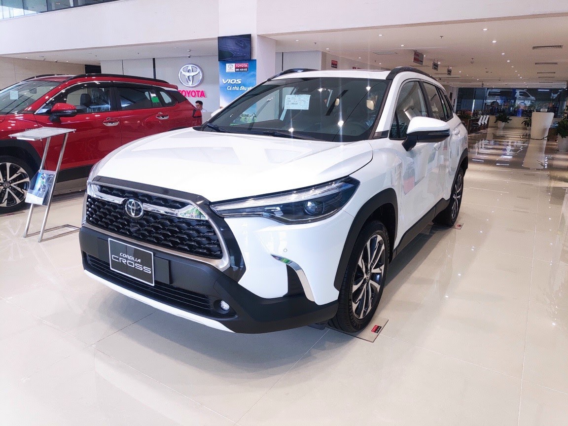 Toyota Corolla 1.8V 2022 - [Xả Kho] Toyota Cross nhận xe từ 166 triệu