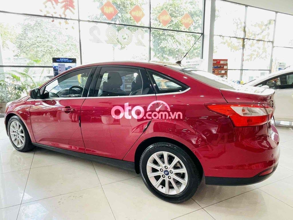 Ford Focus 2015 - Bán Ford Focus Titanium sản xuất năm 2015, màu đỏ