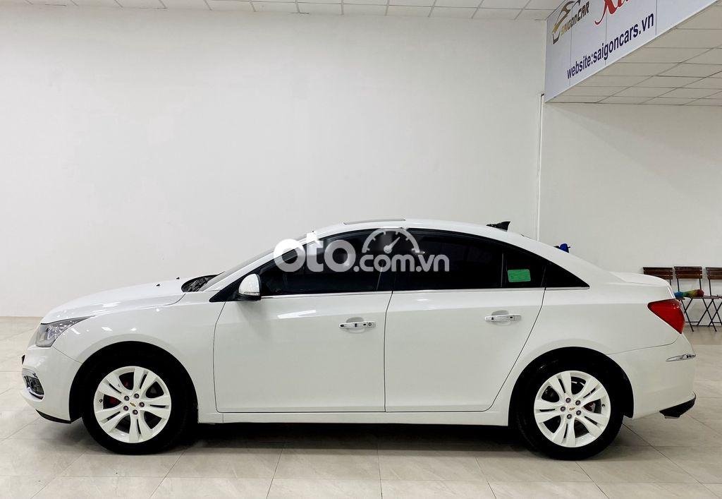 Chevrolet Cruze 2017 - Bán xe Chevrolet Cruze LTZ 1.8 sản xuất năm 2017, màu trắng