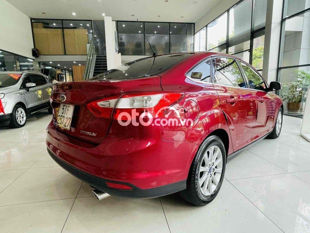 Ford Focus 2015 - Bán Ford Focus Titanium sản xuất năm 2015, màu đỏ