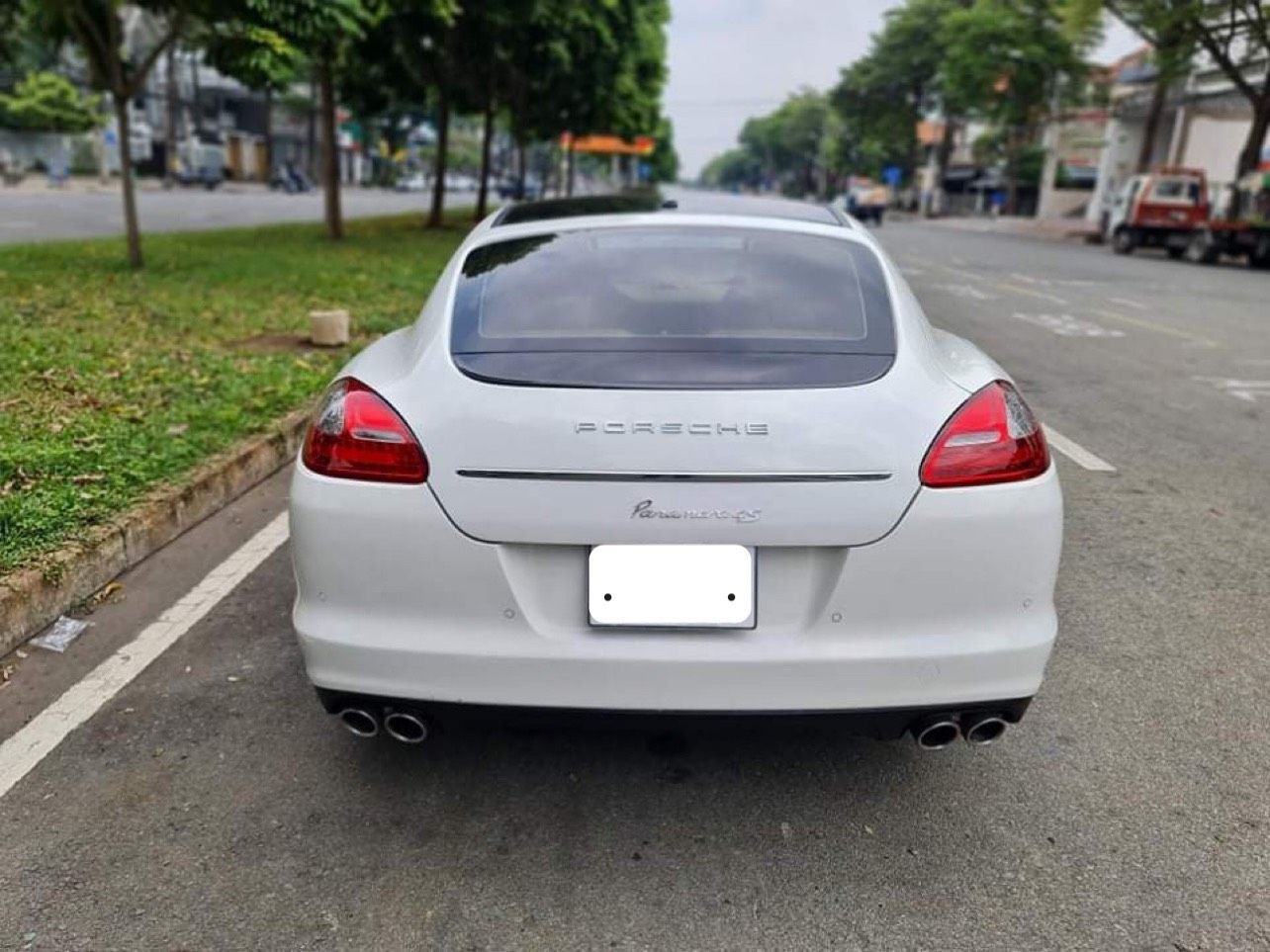 Porsche Panamera 2009 - Cần bán xe Porsche Panamera 3.0 V6 màu trắng, năm sản xuất 2009, cam kết xe nguyên bản