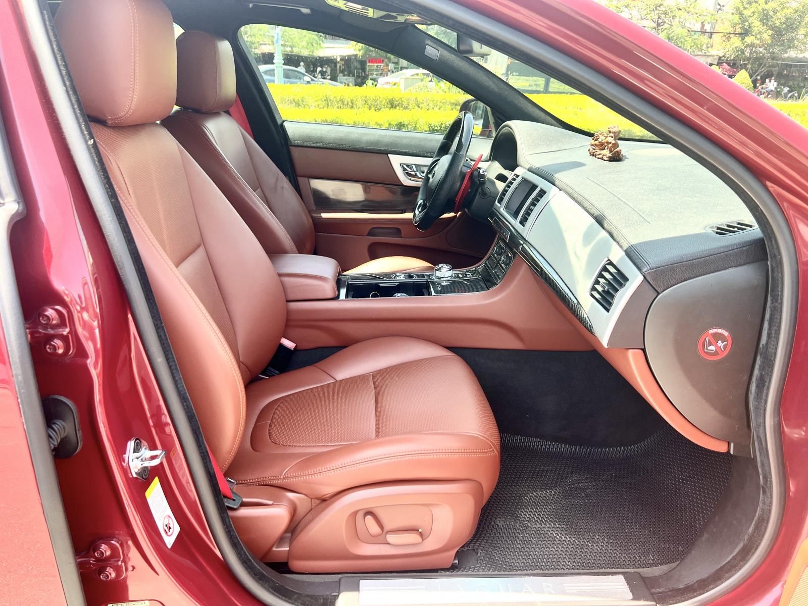 Jaguar XF 2014 - Jaguar XF nhập 2014 full đồ chơi, hai cầu, cửa sổ trời