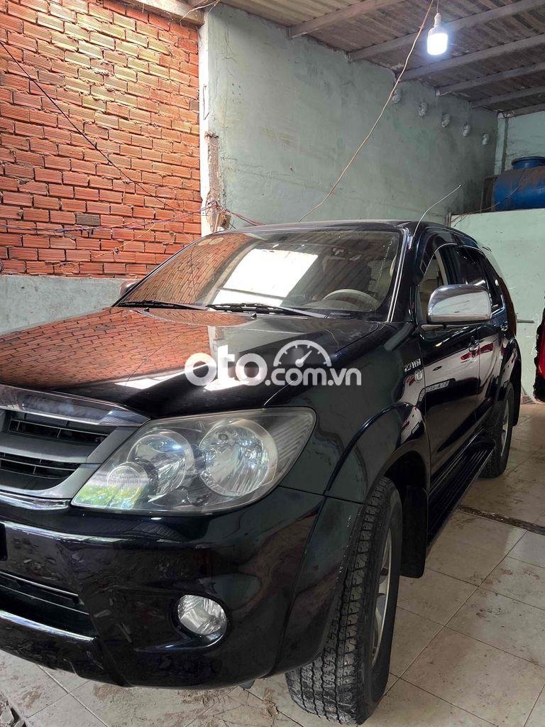 Toyota Fortuner 2009 - Bán Toyota Fortuner 2.7V sản xuất 2009, màu đen số tự động