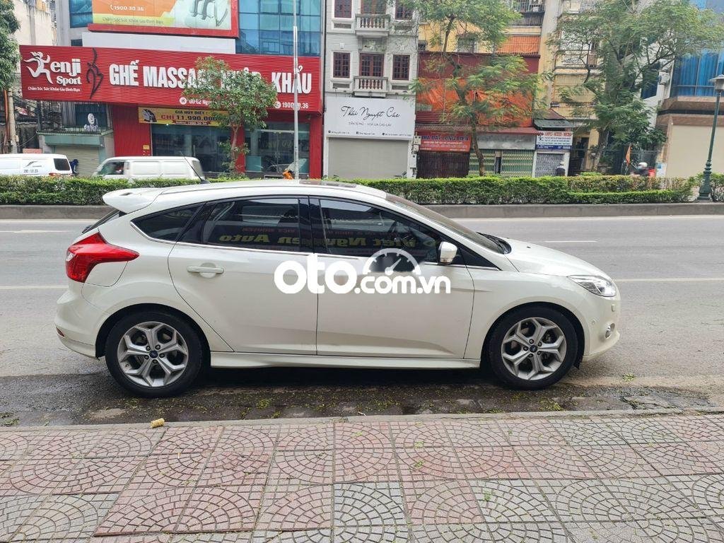 Ford Focus S 1.6L 2013 - Bán Ford Focus 1.6L sản xuất 2013, màu trắng