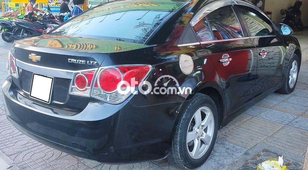 Chevrolet Cruze 2012 - Cần bán xe Chevrolet Cruze LTZ năm sản xuất 2012, màu đen, 300tr