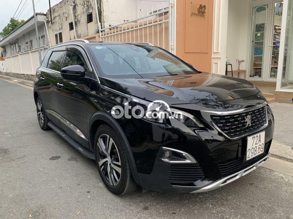 Peugeot 5008 2018 - Cần bán lại xe Peugeot 5008 1.6 Turbo sản xuất 2018, màu đen