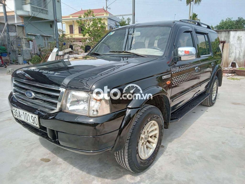 Ford Everest 2.5MT 2006 - Cần bán lại xe Ford Everest 2.5MT sản xuất năm 2006, màu đen như mới