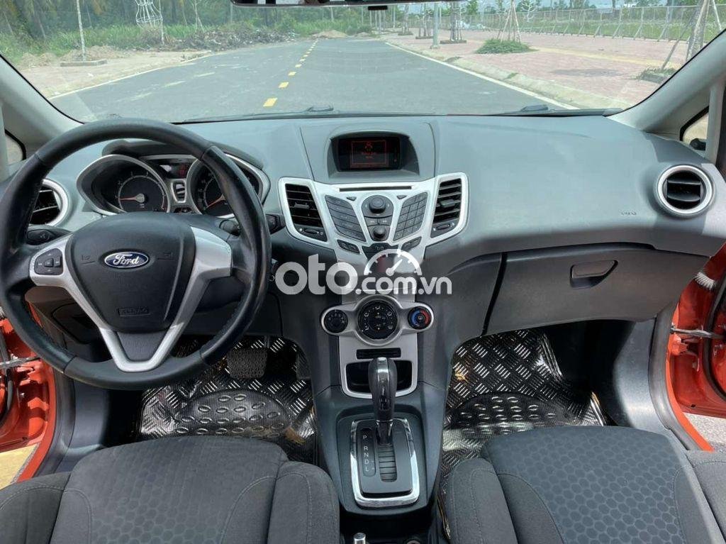 Ford Fiesta 2011 - Bán Ford Fiesta năm 2011 còn mới, giá tốt, màu đỏ cam