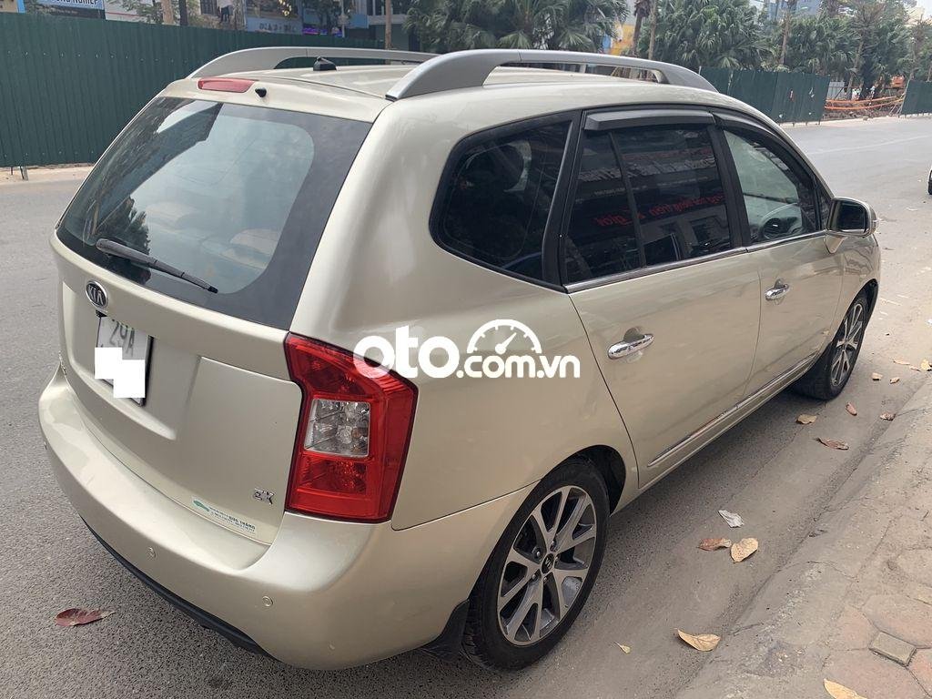 Kia Carens 2011 - Cần bán xe Kia Carens 2.0MT năm 2011, màu vàng cát