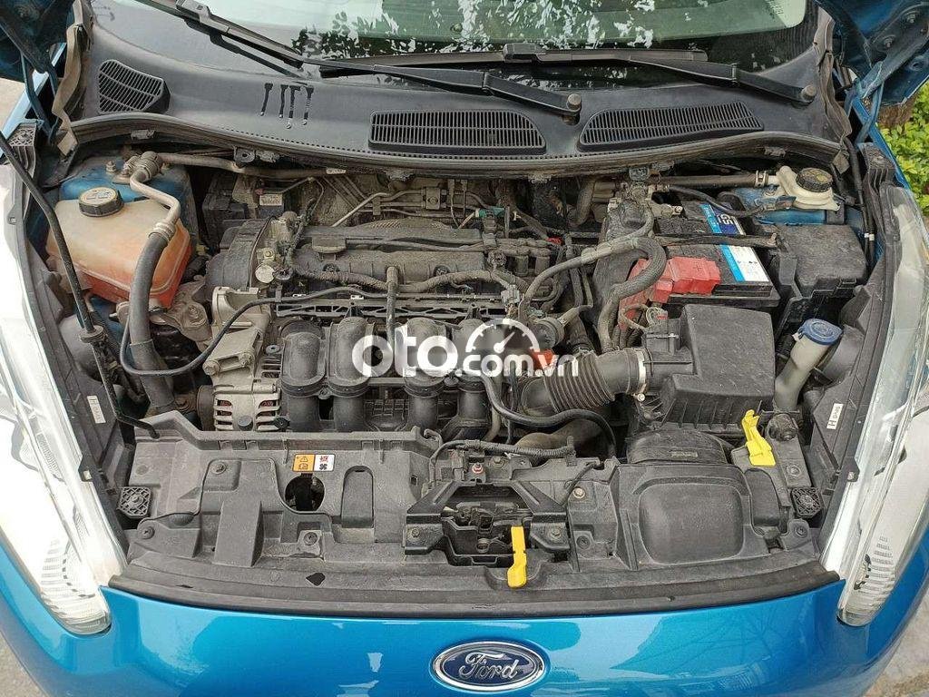 Ford Fiesta 2016 - Bán xe Ford Fiesta năm sản xuất 2016, màu xanh lam chính chủ, giá 368tr