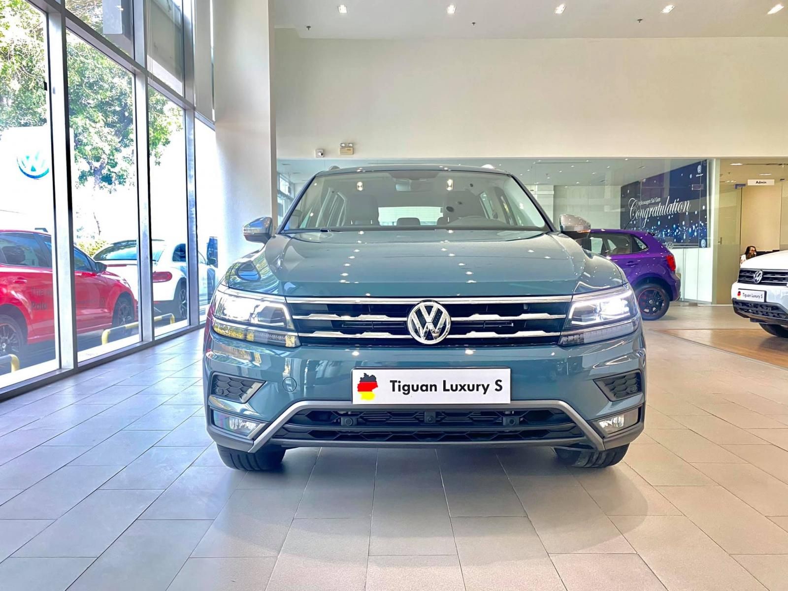 Volkswagen Tiguan 2022 - [Ở đây luôn có sẵn xe đủ màu] mời anh chị lái thử miễn phí & xem giá lăn bánh của xe Tiguan Luxury S 2022 màu xanh Petro