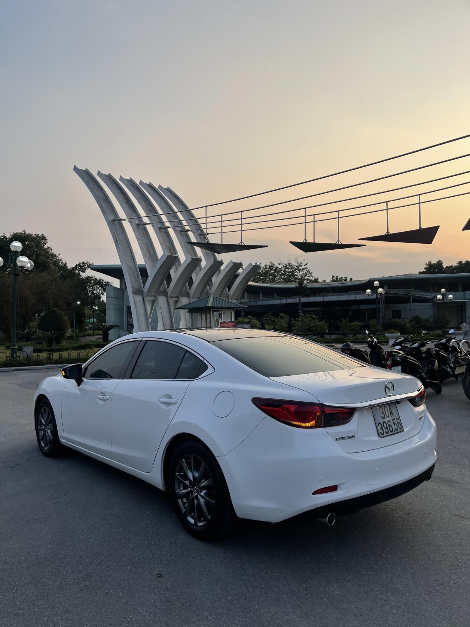 Mazda 6 2014 - Màu trắng, giá tốt