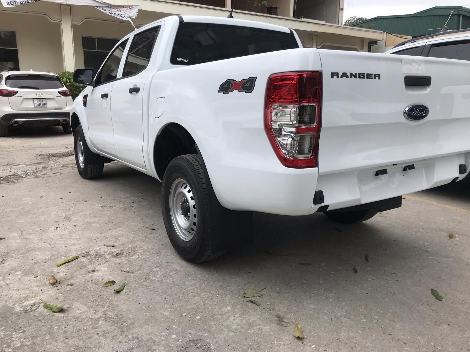 Ford Ranger XL 2.2 4x4 MT 2022 - Bán Ford Ranger XL, số sàn 2 cầu 2022. Trả trước 180 triệu lăn bánh, Ưu đãi 50% thuế trước bạ. Đặt ngay. Số lượng có hạn