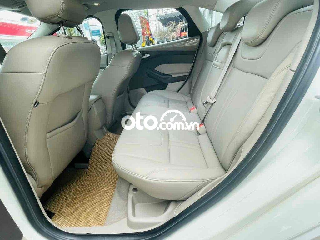 Ford Focus 2013 - Bán Ford Focus 2.0L năm sản xuất 2013, màu trắng, giá chỉ 435 triệu