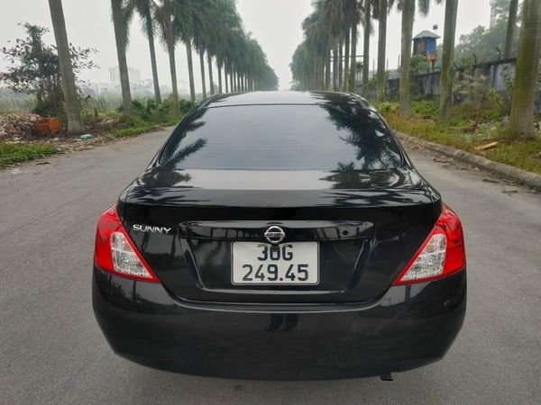 Nissan Sunny MT 2015 - Xe Nissan Sunny MT bản đủ năm sản xuất 2015, màu đen giá cạnh tranh