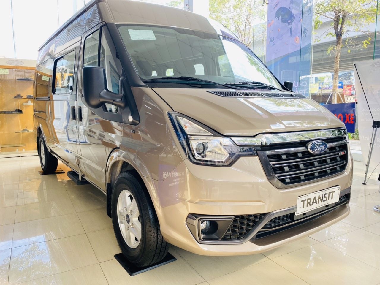 Ford Transit 2022 - Bắc Ninh bán Ford Transit 2022, đủ màu. Giảm giá tiền mặt + tặng phụ kiện, hỗ trợ hoán cải Van 3, 6 chỗ, làm biển HN