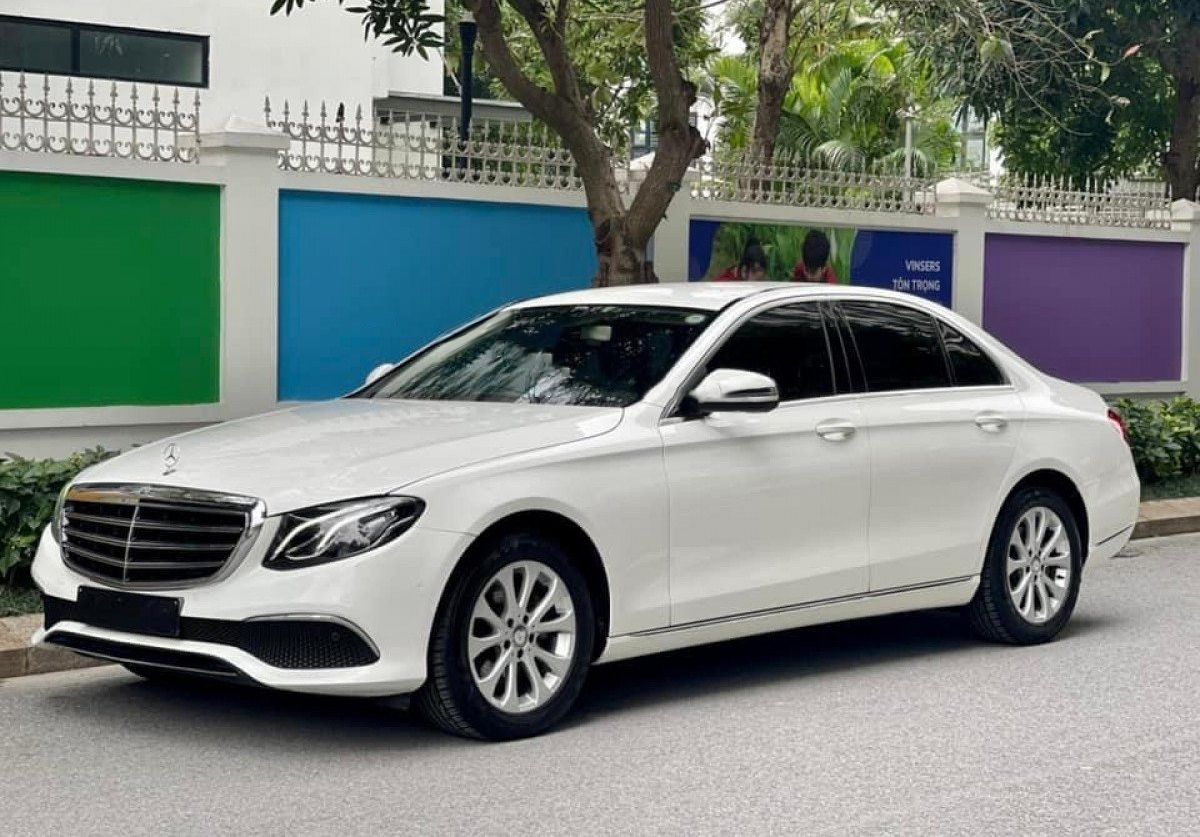 Mercedes-Benz E200 2017 - Xe Mercedes E200 sản xuất 2017, màu trắng