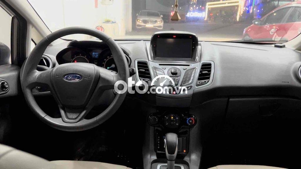 Ford Fiesta 2015 - Cần bán Ford Fiesta 1.6AT sản xuất 2015, nhập khẩu nguyên chiếc