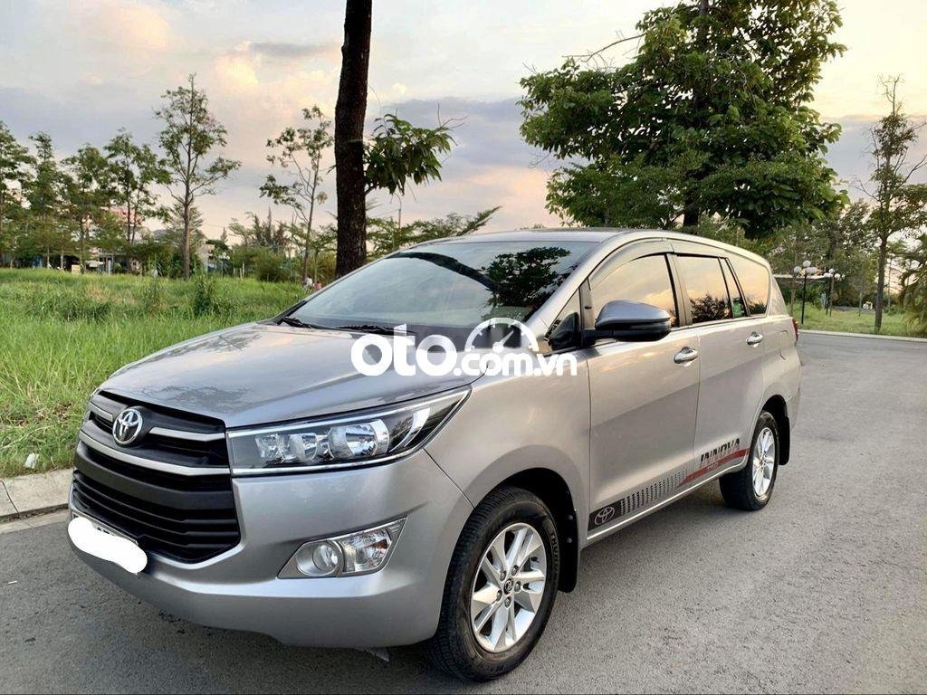 Toyota Innova 2018 - Xe Toyota Innova 2.0E MT năm sản xuất 2018, màu bạc số sàn