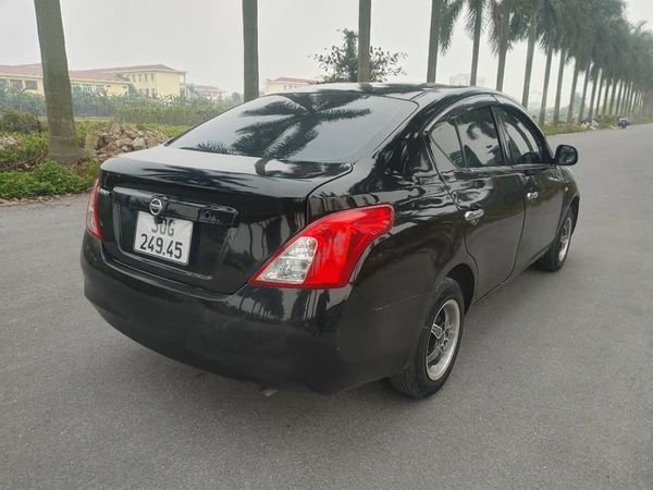 Nissan Sunny 2015 - Bán Nissan Sunny năm sản xuất 2015, màu đen