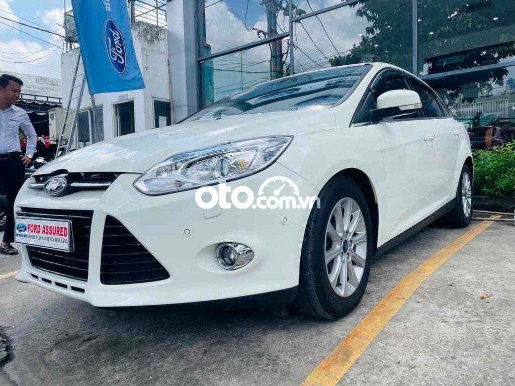 Ford Focus 2013 - Bán Ford Focus 2.0L năm sản xuất 2013, màu trắng, giá chỉ 435 triệu