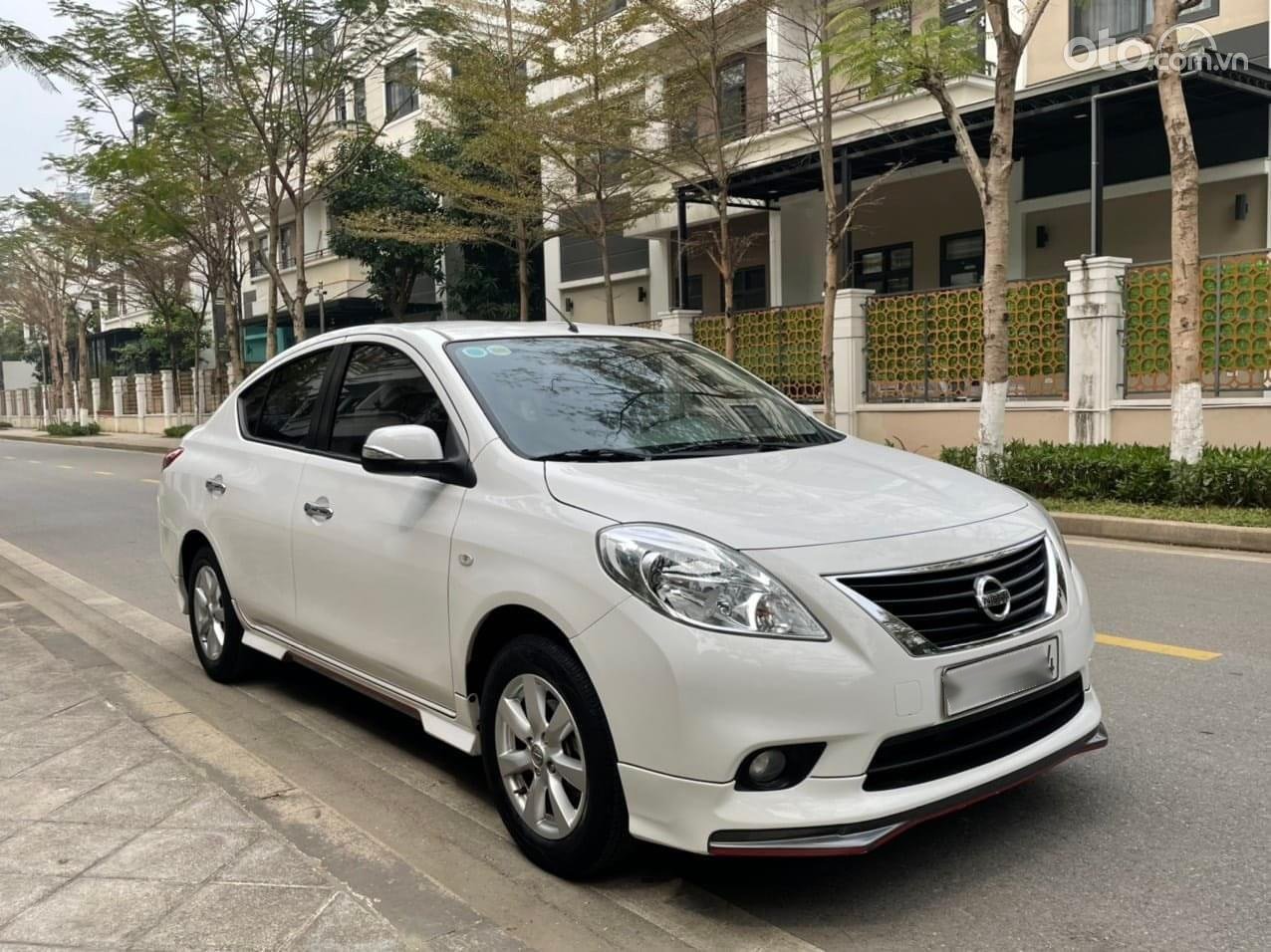 Nissan Sunny 2017 - Chính chủ cần bán nhanh xe Nissan Sunny đời 2017, ít đi còn mới 99,99%