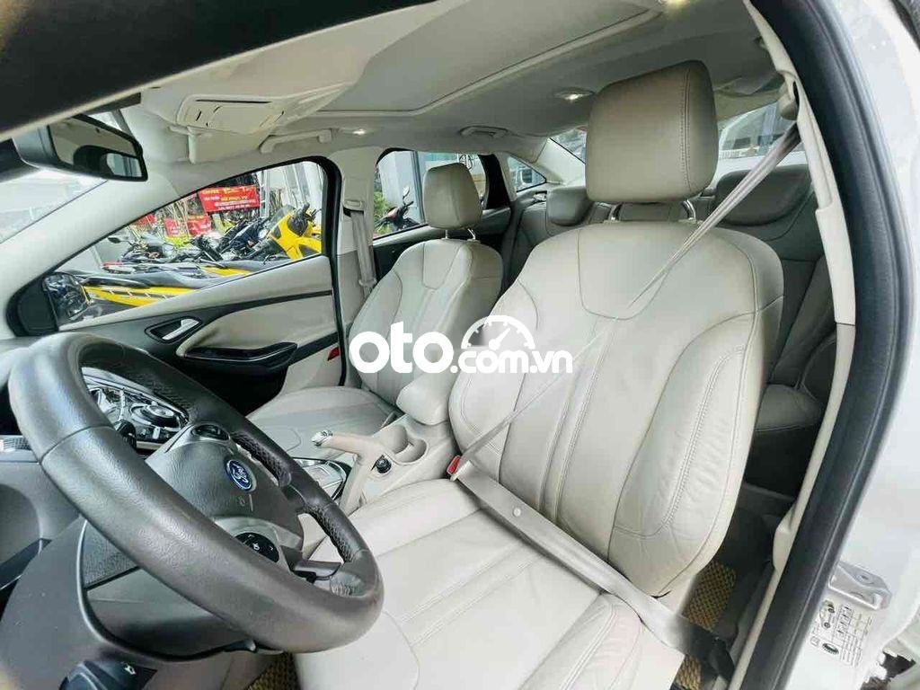 Ford Focus 2013 - Bán Ford Focus 2.0L năm sản xuất 2013, màu trắng, giá chỉ 435 triệu