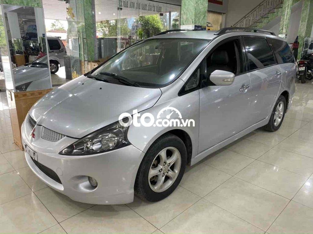 Mitsubishi Grandis 2005 - Cần bán xe Mitsubishi Grandis 2.4Mivec sản xuất năm 2005, xe nhập, 262 triệu