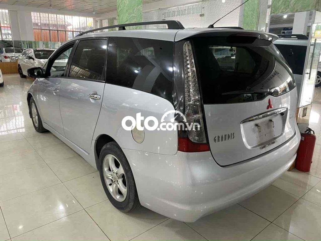 Mitsubishi Grandis 2005 - Cần bán xe Mitsubishi Grandis 2.4Mivec sản xuất năm 2005, xe nhập, 262 triệu