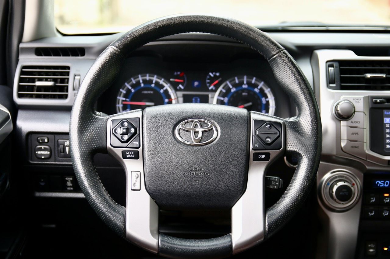 Toyota 4 Runner Limited 2015 - Bán ô tô Toyota 4 Runner Limited sản xuất 2015, màu trắng, xe cam kết chất lượng