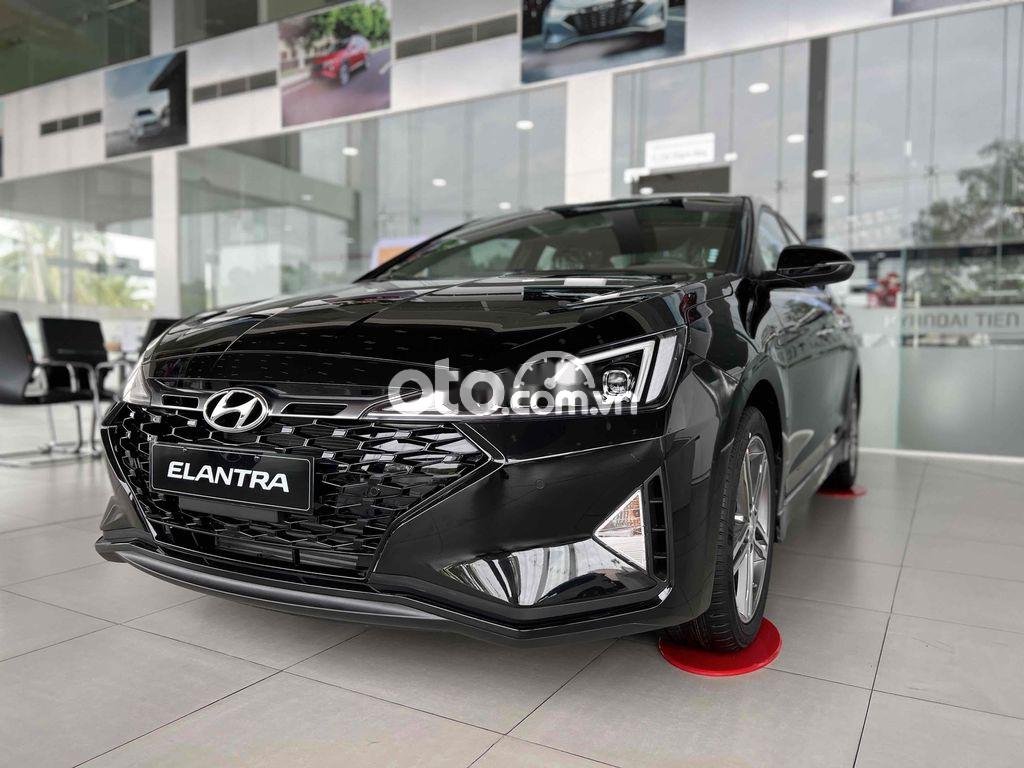 Hyundai Elantra Sport 1.6 2021 - Bán ô tô Hyundai Elantra Sport 1.6 năm 2021, màu đen