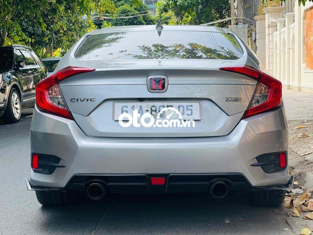 Honda Civic 2016 - Cần bán gấp Honda Civic 1.5L năm sản xuất 2016, màu bạc