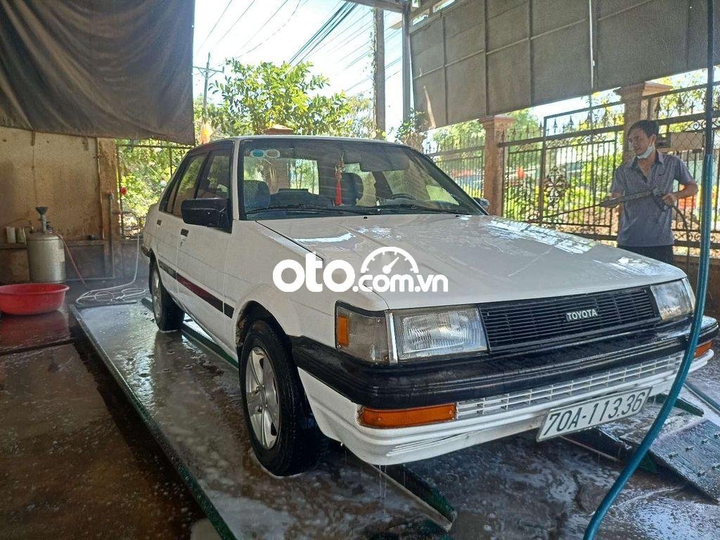 Toyota Corolla 1985 - Cần bán lại xe Toyota Corolla sản xuất năm 1985, màu trắng, nhập khẩu