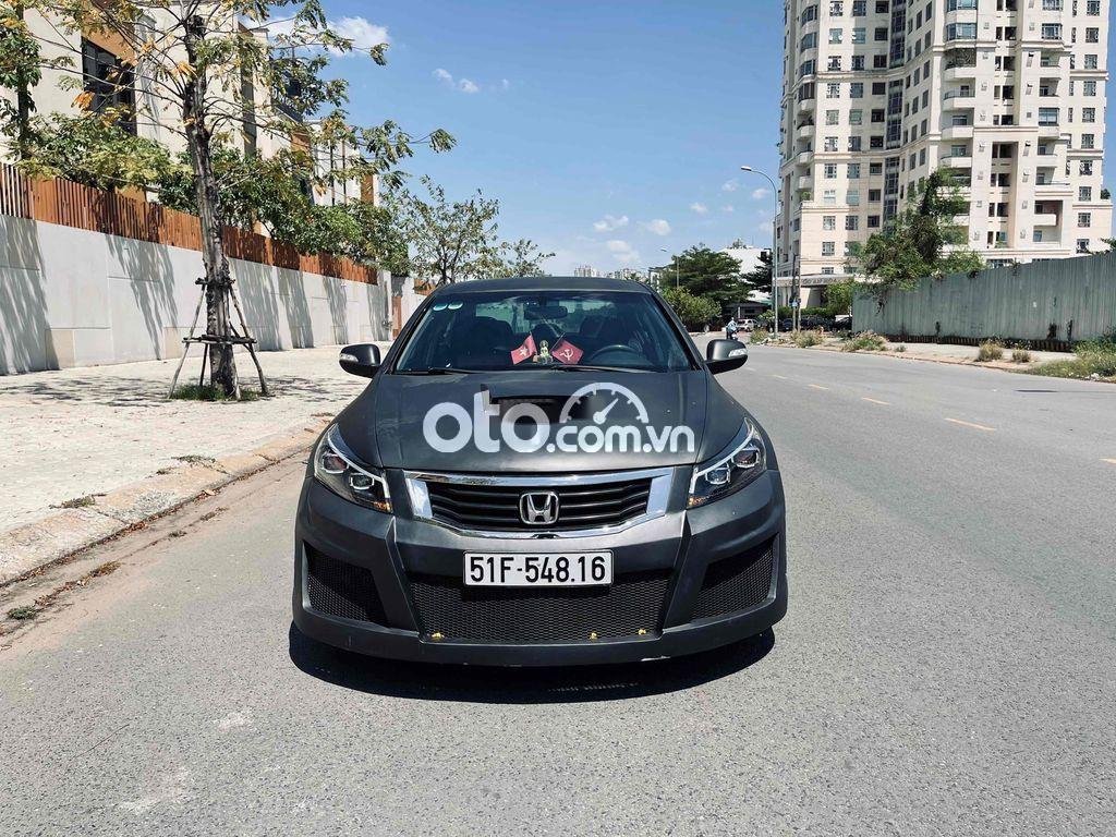 Honda Accord 2010 - Cần bán lại xe Honda Accord 2.0 AT năm sản xuất 2010 chính chủ, giá tốt