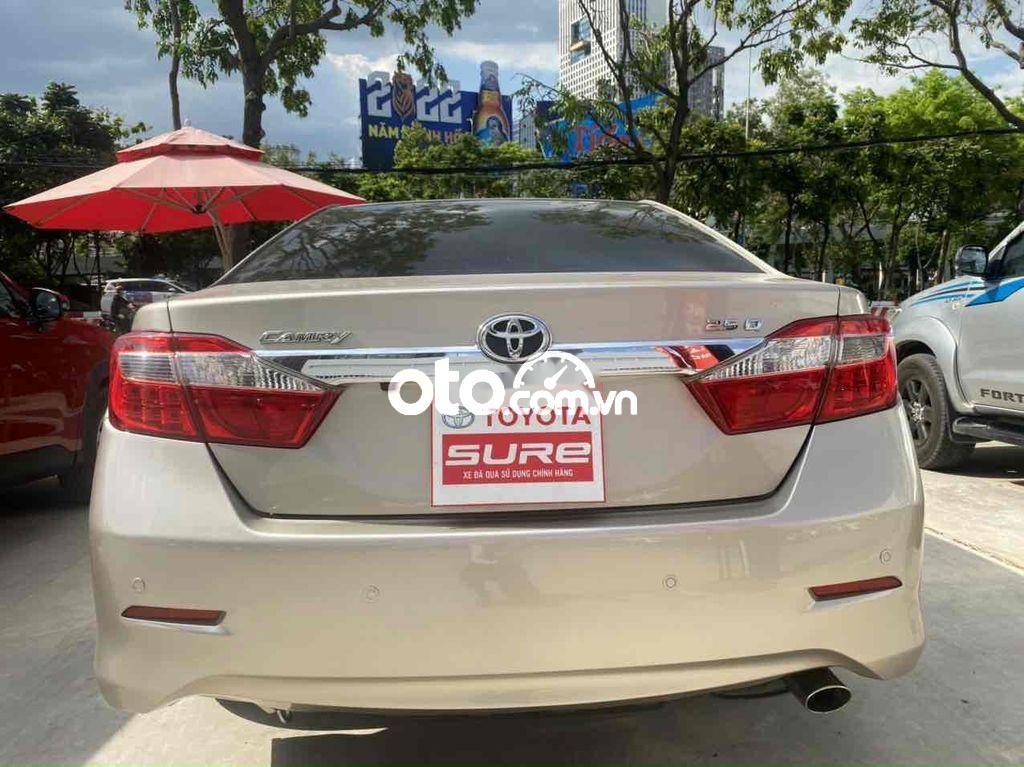 Toyota Camry 2.5Q  2014 - Cần bán gấp Toyota Camry 2.5Q sản xuất năm 2014, giá 728tr