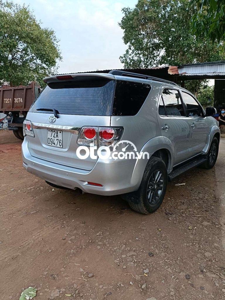 Toyota Fortuner 2014 - Bán xe Toyota Fortuner 2.5G 4x2MT sản xuất năm 2014, màu bạc ít sử dụng