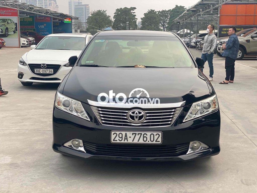 Toyota Camry 2013 - Bán Toyota Camry 2.0E năm 2013, giá chỉ 605 triệu