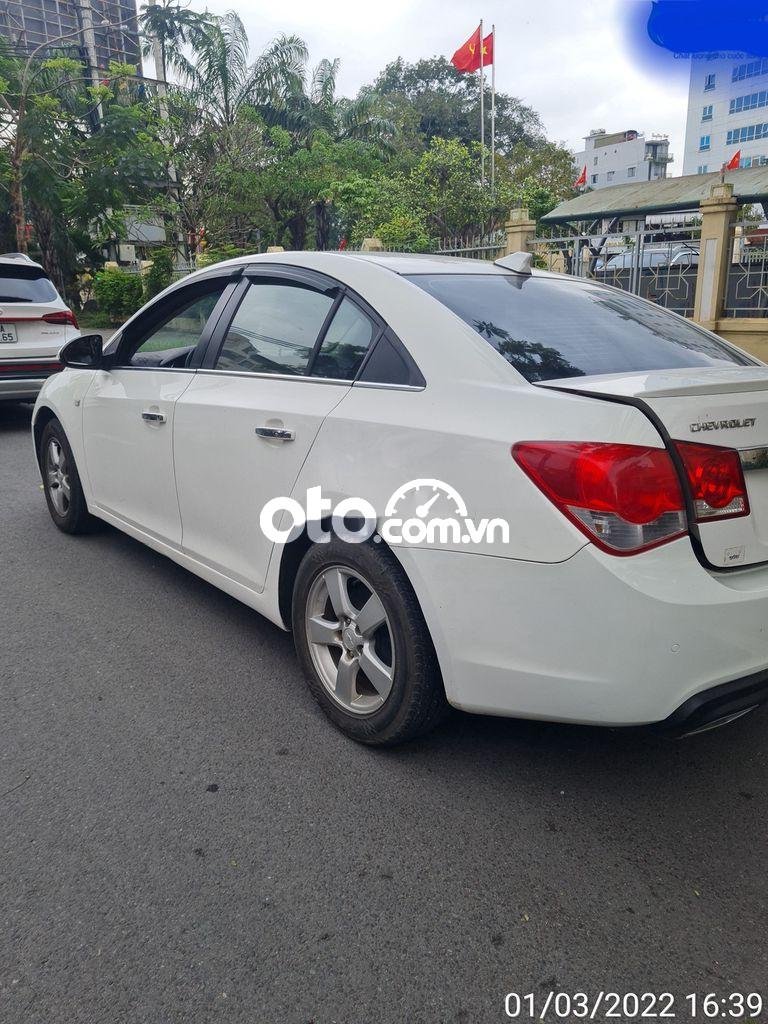 Chevrolet Cruze LS 2014 - Cần bán gấp Chevrolet Cruze LS sản xuất năm 2014, màu trắng